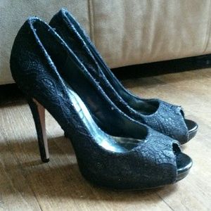 USED Deb Black Lace Peep Toe Heels